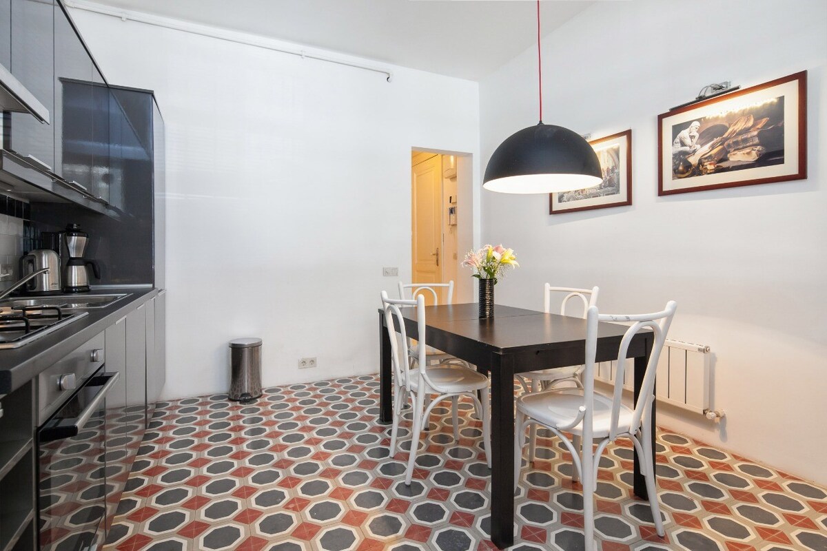 Duplex historica 1 bedroom Istanbul apartment for rent in central Taksim Beyoglu