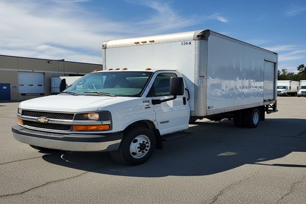 2009 Chevrolet C6500 Box Truck 13’6: A Durable Medium-Duty Powerhouse for Your Business
