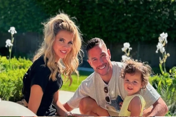 Elsie-Rose Thomas: A Journey of Creativity, Identity, and Influence